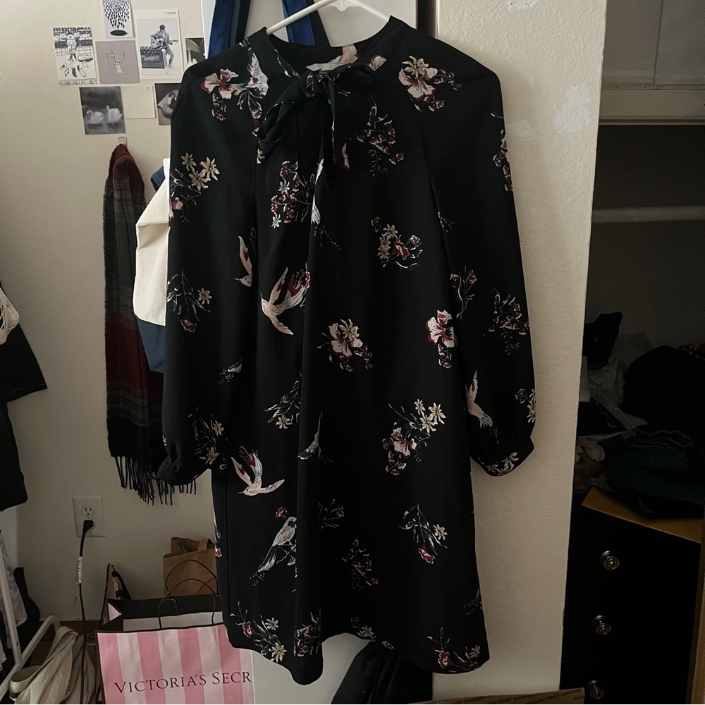 navy blue h&m floral dress with birds and tie size 2